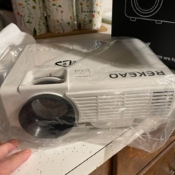 Projector - Picture 4 of 6